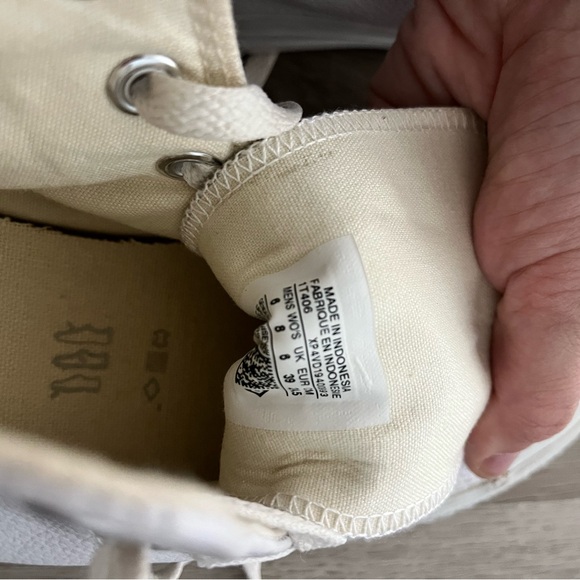 White high top converse, great pre used condition WOMANS SIZE 8 - Picture 3 of 3